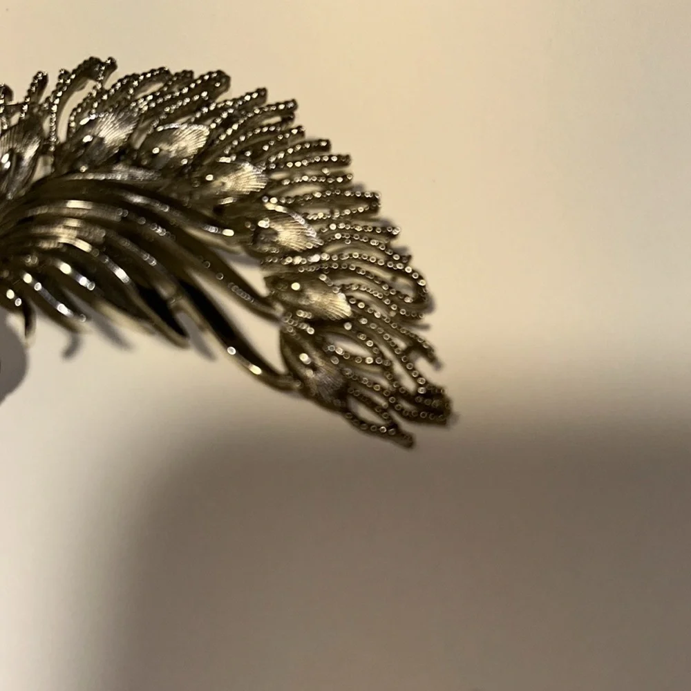 Lisner Silver Tone Leaf Look Brooch Marked